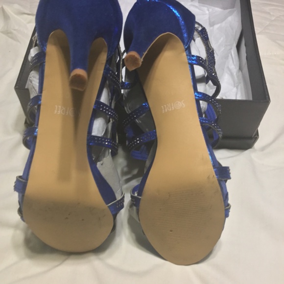 Shoes - Picture 5 of 8